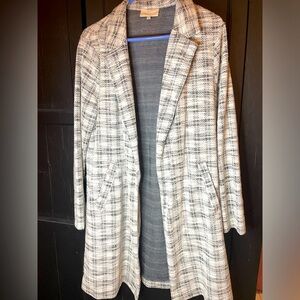 Melloday long cardigan/blazer. Size large. Plaid print. Worn once.